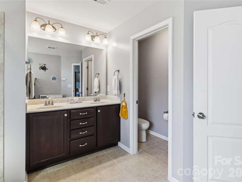 7048 Woodsbay Lane, Rock Hill, SC 29732.  MLS# CAR4381303, YatesRealty ID 28105. 