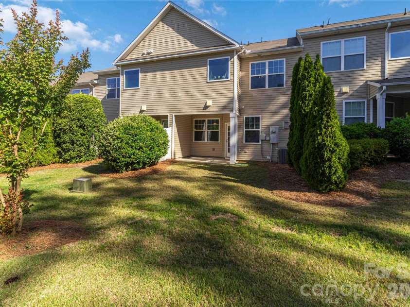 7048 Woodsbay Lane, Rock Hill, SC 29732.  MLS# CAR4381303, YatesRealty ID 28105. 