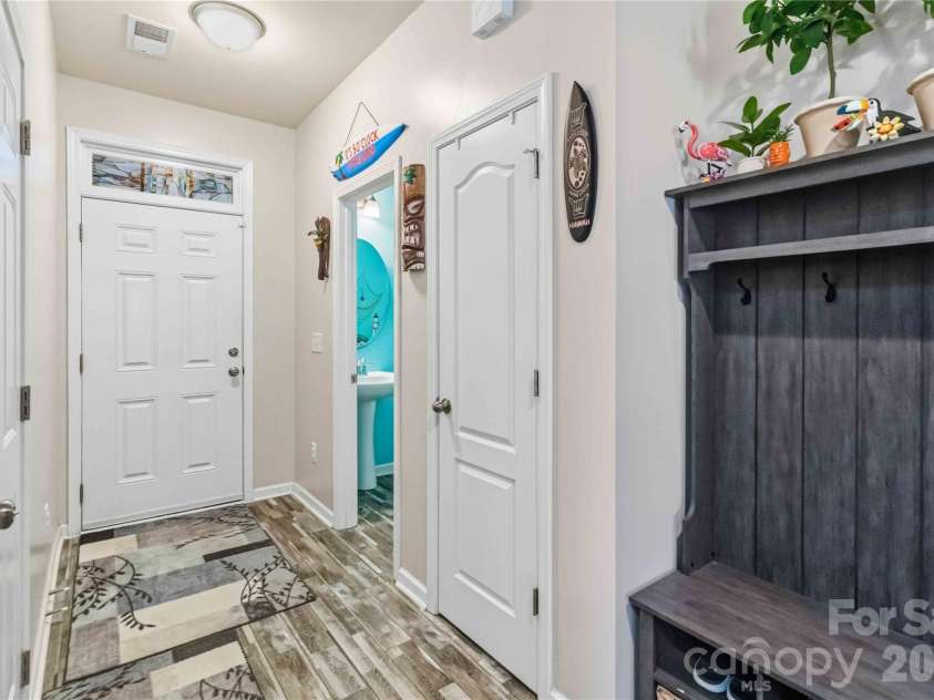 7048 Woodsbay Lane, Rock Hill, SC 29732.  MLS# CAR4381303, YatesRealty ID 28105. Downstairs Half Bath