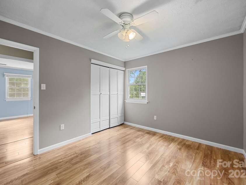 117 BeechTree Drive, Black Mountain, NC 28711.  MLS# CAR4281681, YatesRealty ID 28106. 