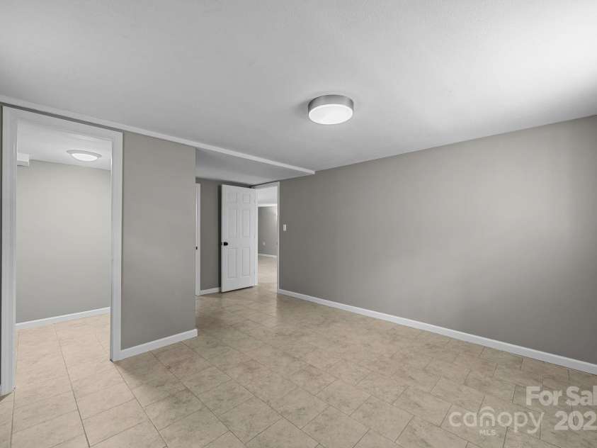 117 BeechTree Drive, Black Mountain, NC 28711.  MLS# CAR4281681, YatesRealty ID 28106. 