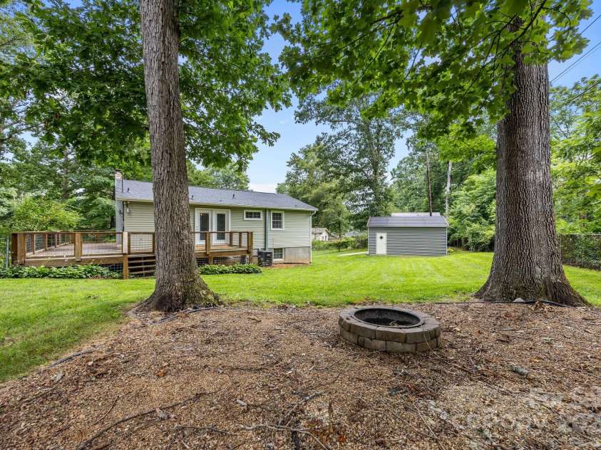 117 BeechTree Drive, Black Mountain, NC 28711.  MLS# CAR4281681, YatesRealty ID 28106. Lovely fire pit area