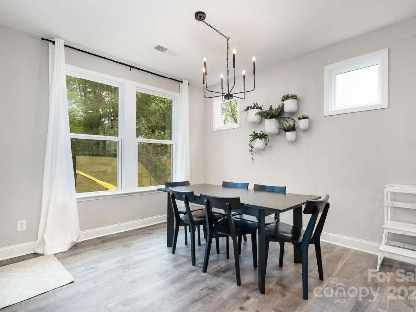 15230 Ravenall Drive, Huntersville, NC 28078.  MLS# CAR4243308, YatesRealty ID 28107. Breakfast Nook