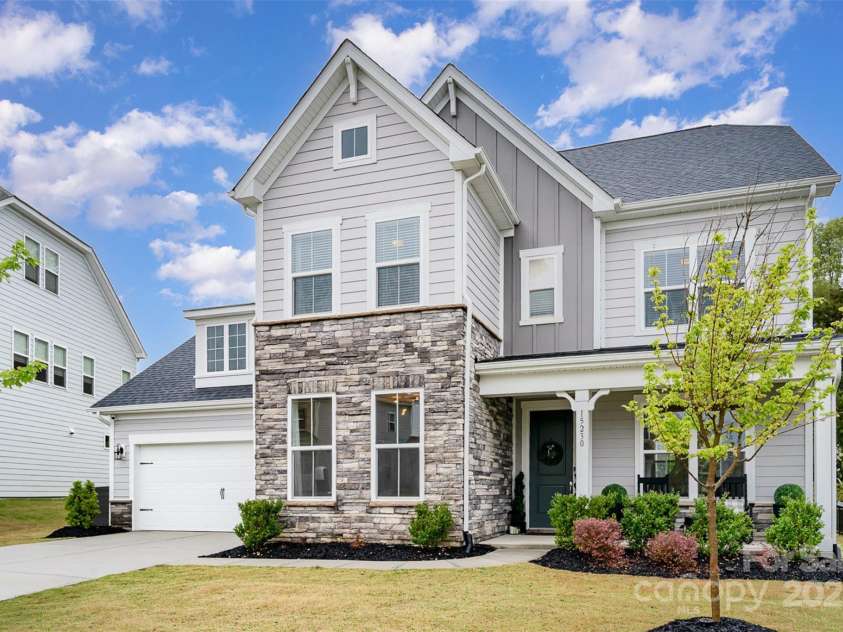 15230 Ravenall Drive, Huntersville, NC 28078.  MLS# CAR4243308, YatesRealty ID 28107. Front Facing