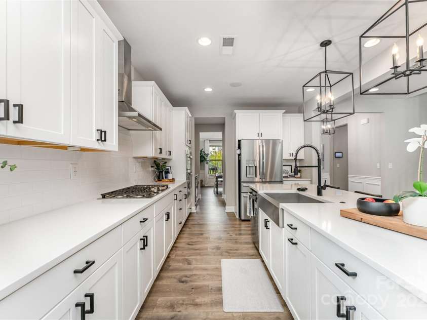 15230 Ravenall Drive, Huntersville, NC 28078.  MLS# CAR4243308, YatesRealty ID 28107. Kitchen