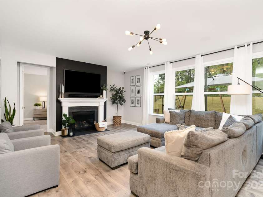 15230 Ravenall Drive, Huntersville, NC 28078.  MLS# CAR4243308, YatesRealty ID 28107. Living Room