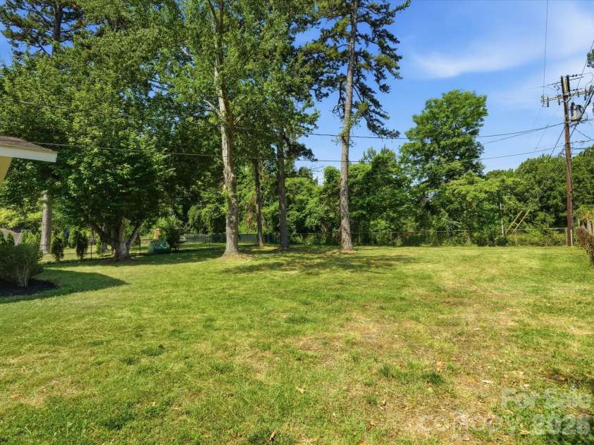 3633 Rosehaven Drive, Charlotte, NC 28205.  MLS# CAR4383444, YatesRealty ID 28107. Back Yard