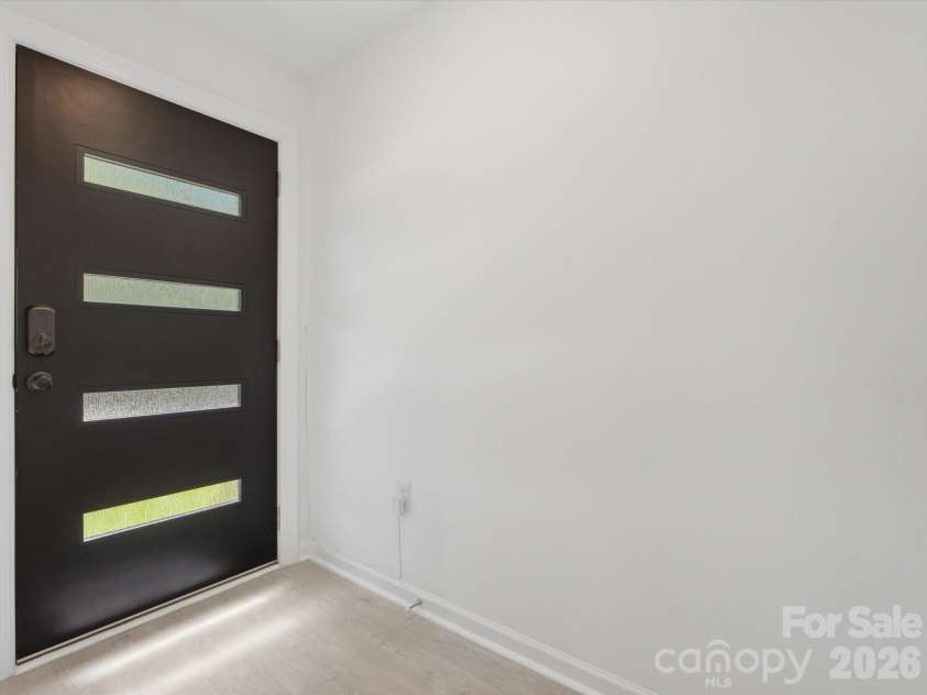 3633 Rosehaven Drive, Charlotte, NC 28205.  MLS# CAR4383444, YatesRealty ID 28107. Entry Way
