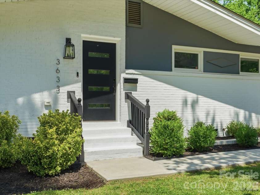 3633 Rosehaven Drive, Charlotte, NC 28205.  MLS# CAR4383444, YatesRealty ID 28107. Front Door