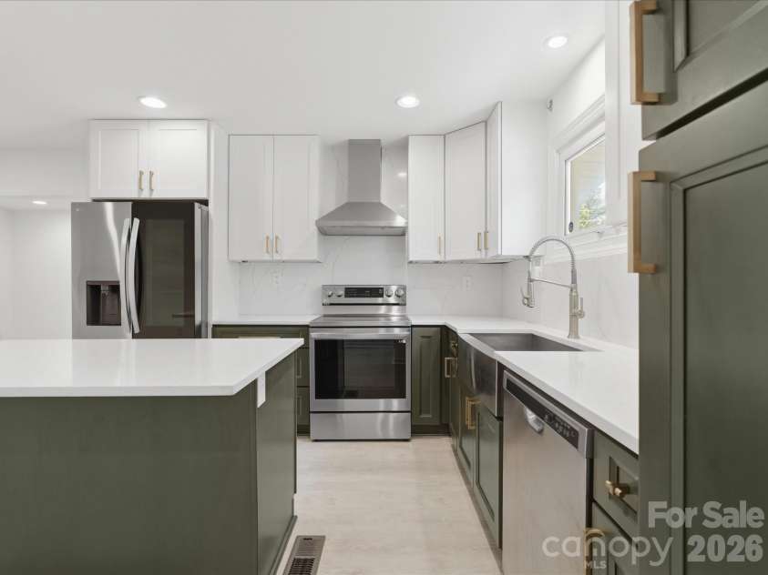 3633 Rosehaven Drive, Charlotte, NC 28205.  MLS# CAR4383444, YatesRealty ID 28107. Kitchen