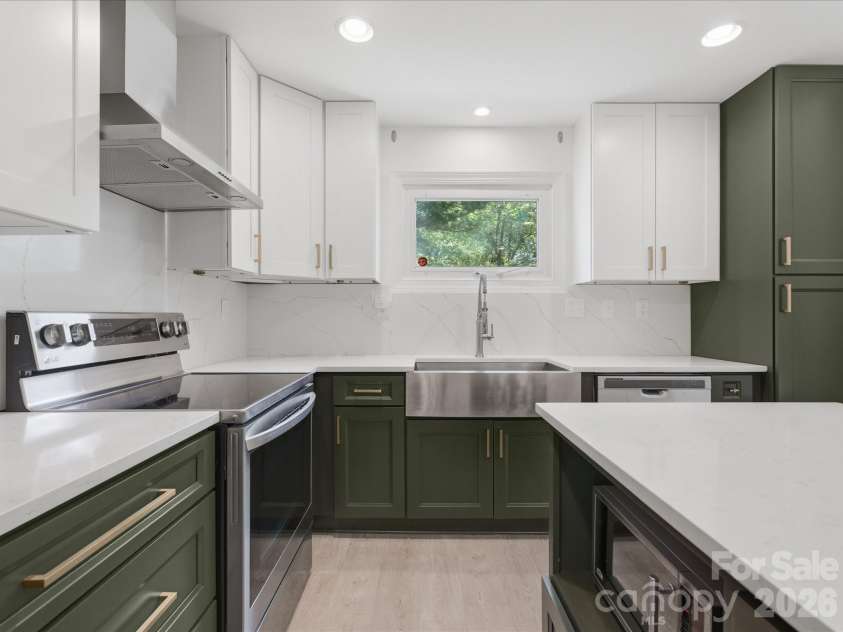 3633 Rosehaven Drive, Charlotte, NC 28205.  MLS# CAR4383444, YatesRealty ID 28107. Kitchen