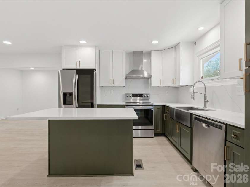 3633 Rosehaven Drive, Charlotte, NC 28205.  MLS# CAR4383444, YatesRealty ID 28107. Kitchen