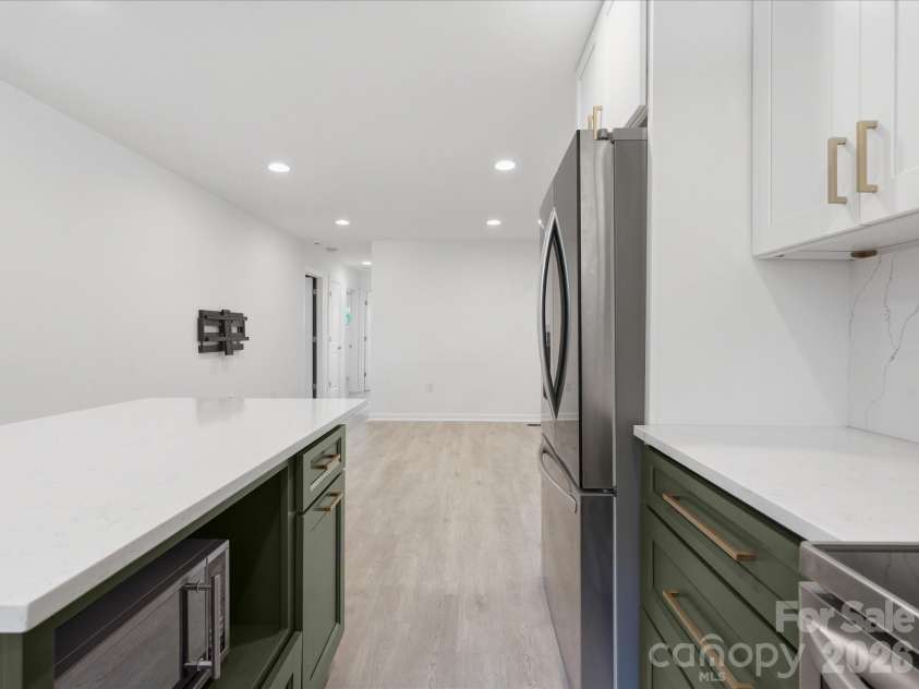 3633 Rosehaven Drive, Charlotte, NC 28205.  MLS# CAR4383444, YatesRealty ID 28107. Kitchen