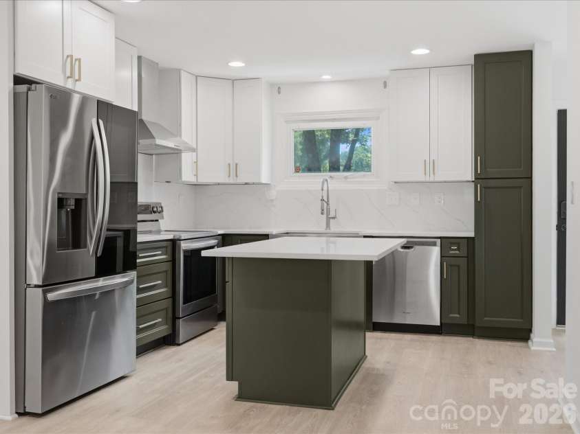 3633 Rosehaven Drive, Charlotte, NC 28205.  MLS# CAR4383444, YatesRealty ID 28107. Kitchen