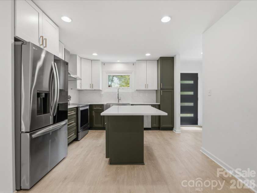 3633 Rosehaven Drive, Charlotte, NC 28205.  MLS# CAR4383444, YatesRealty ID 28107. Kitchen