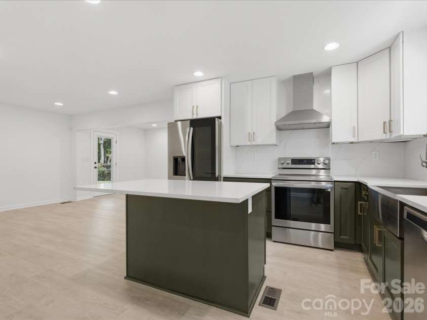 3633 Rosehaven Drive, Charlotte, NC 28205.  MLS# CAR4383444, YatesRealty ID 28107. Kitchen