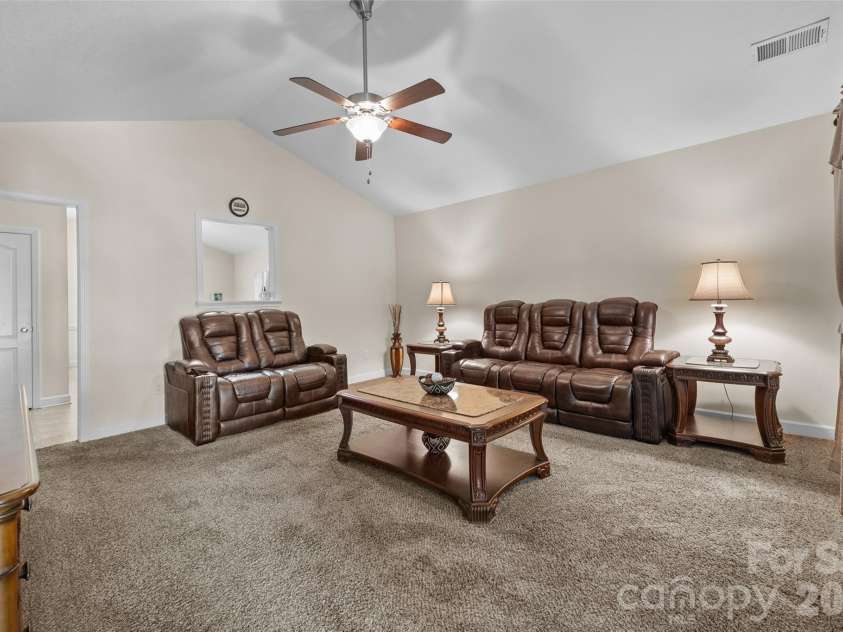 174 Pheasant Ridge Circle, York, SC 29745.  MLS# CAR4384135, YatesRealty ID 28109. 