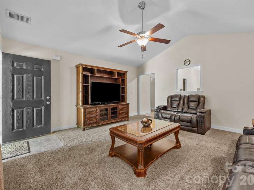 174 Pheasant Ridge Circle, York, SC 29745.  MLS# CAR4384135, YatesRealty ID 28109. 
