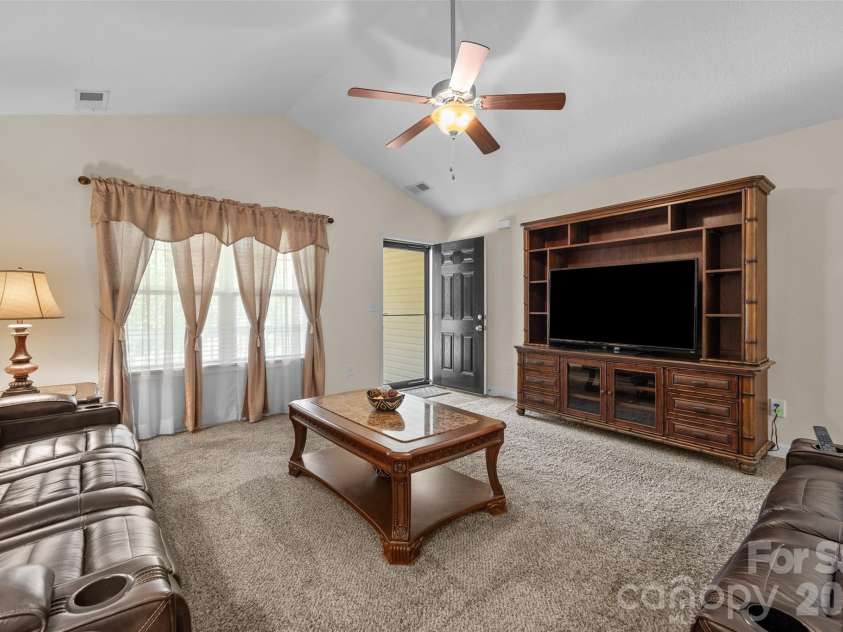 174 Pheasant Ridge Circle, York, SC 29745.  MLS# CAR4384135, YatesRealty ID 28109. 