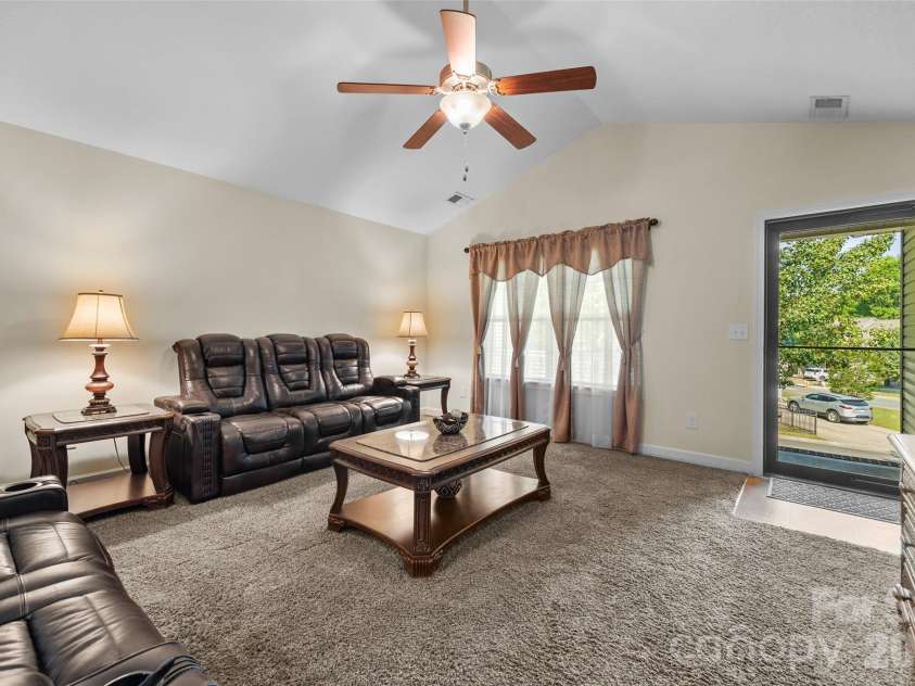 174 Pheasant Ridge Circle, York, SC 29745.  MLS# CAR4384135, YatesRealty ID 28109. 