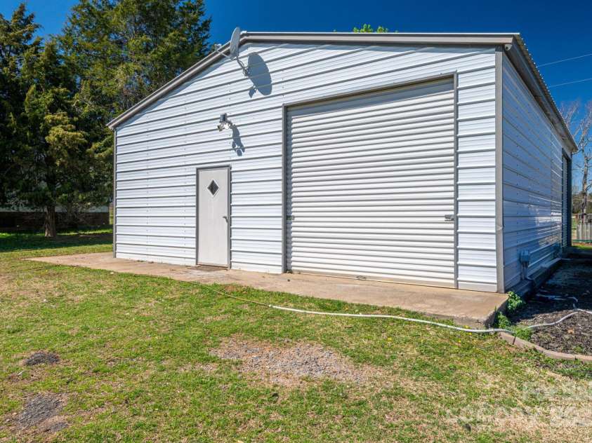 114 TR Foster Road, Kings Mountain, NC 28086.  MLS# CAR4235204, YatesRealty ID 2811. 