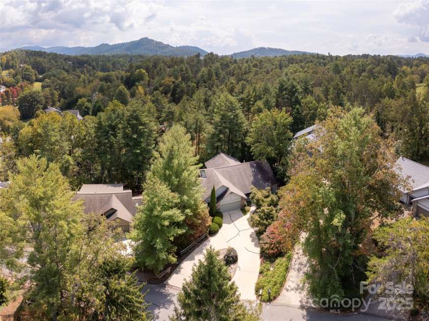 30 Hillcreek Drive, Asheville, NC 28804.  MLS# CAR4304208, YatesRealty ID 2811. 