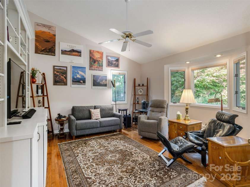 30 Hillcreek Drive, Asheville, NC 28804.  MLS# CAR4304208, YatesRealty ID 2811. Bedroom/Den/Study