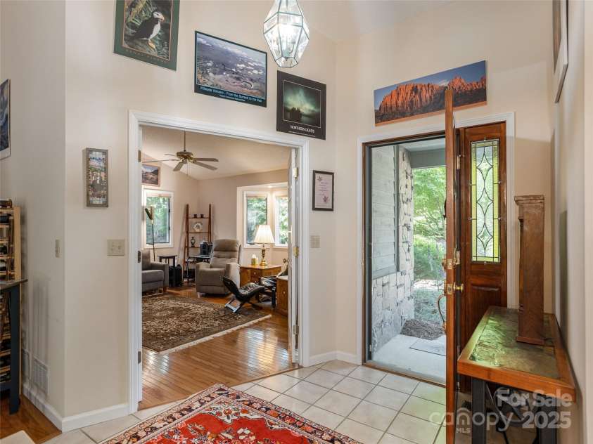 30 Hillcreek Drive, Asheville, NC 28804.  MLS# CAR4304208, YatesRealty ID 2811. Front Entryway