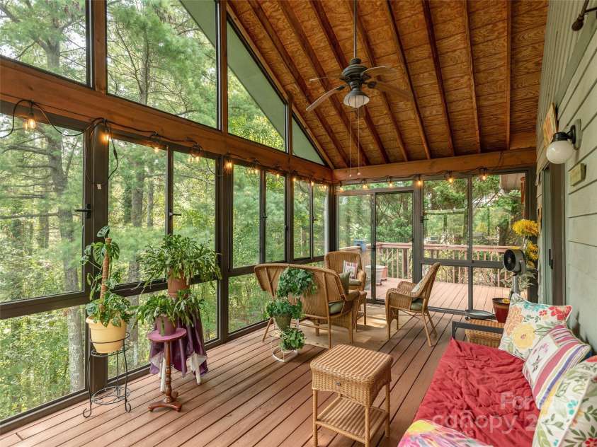 30 Hillcreek Drive, Asheville, NC 28804.  MLS# CAR4304208, YatesRealty ID 2811. Sunroom