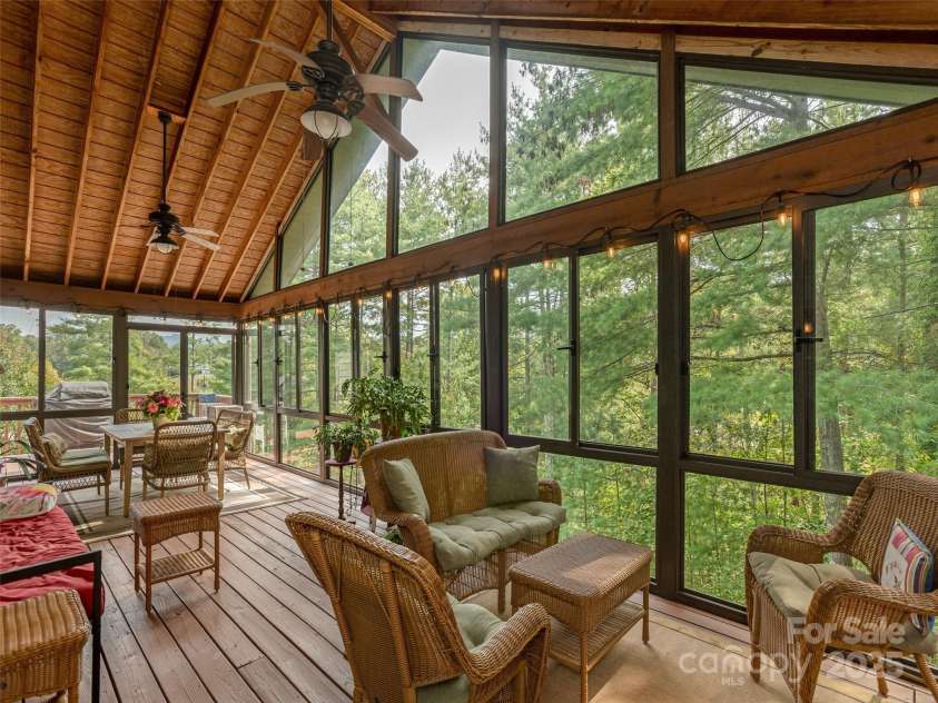 30 Hillcreek Drive, Asheville, NC 28804.  MLS# CAR4304208, YatesRealty ID 2811. Sunroom