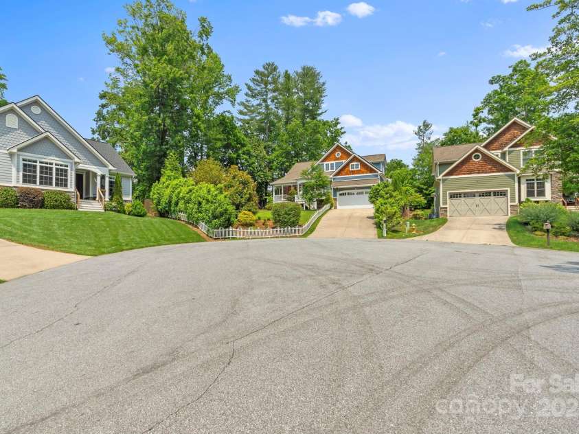 12 Broadmoor Drive, Arden, NC 28704.  MLS# CAR4267818, YatesRealty ID 28110. 