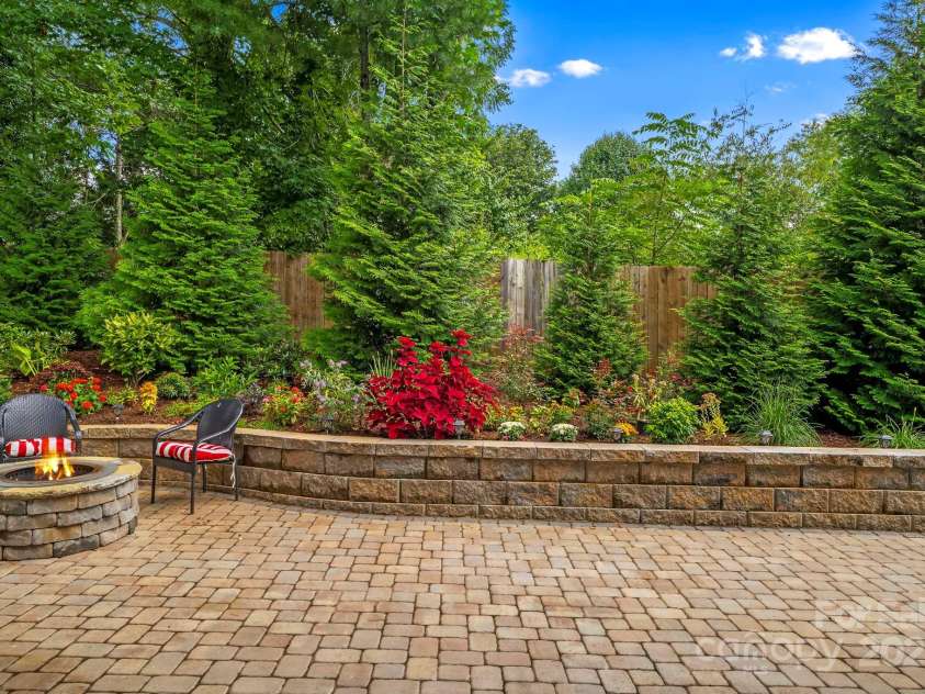 12 Broadmoor Drive, Arden, NC 28704.  MLS# CAR4267818, YatesRealty ID 28110. 