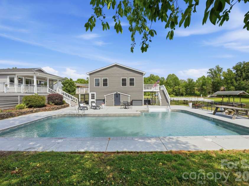 139 Perrin Drive, Mooresville, NC 28117.  MLS# CAR4383503, YatesRealty ID 28111. 