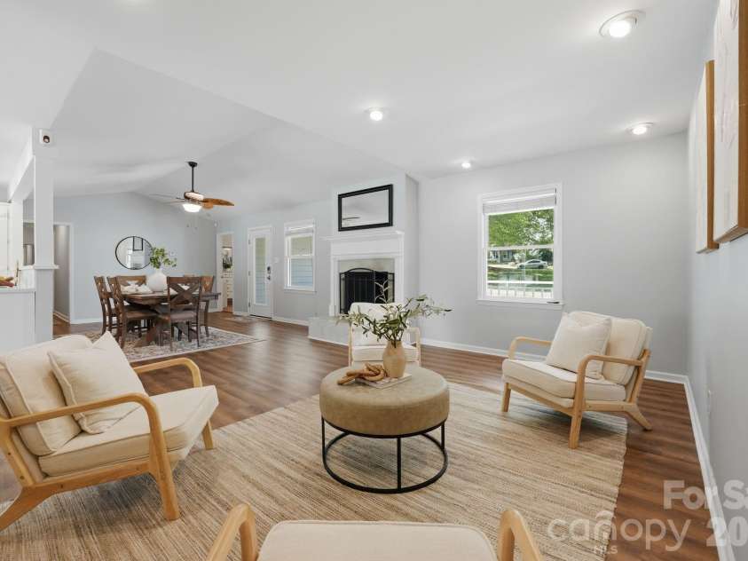 139 Perrin Drive, Mooresville, NC 28117.  MLS# CAR4383503, YatesRealty ID 28111. 