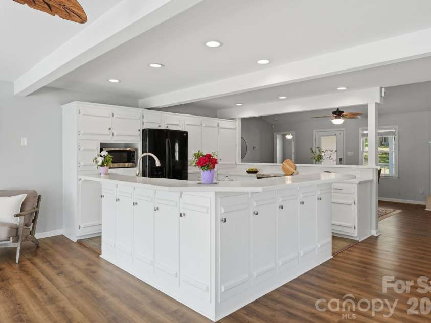 139 Perrin Drive, Mooresville, NC 28117.  MLS# CAR4383503, YatesRealty ID 28111. 