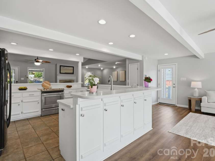 139 Perrin Drive, Mooresville, NC 28117.  MLS# CAR4383503, YatesRealty ID 28111. 