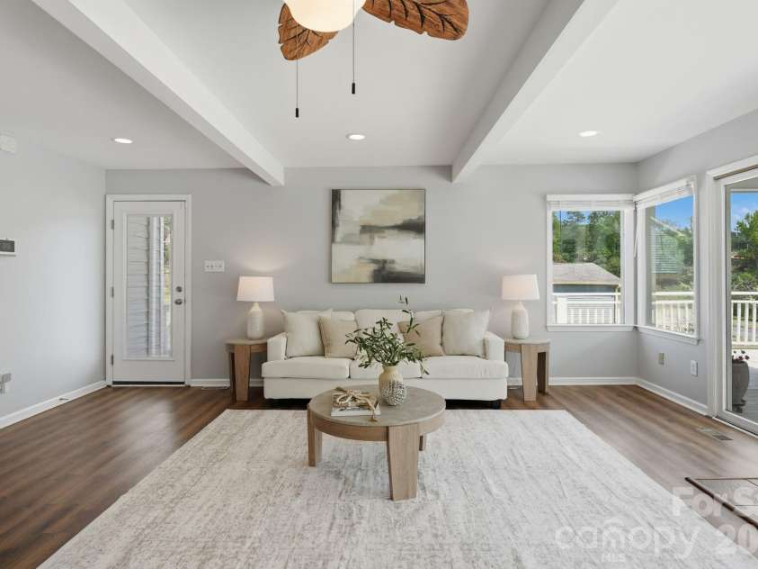 139 Perrin Drive, Mooresville, NC 28117.  MLS# CAR4383503, YatesRealty ID 28111. 