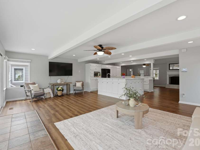 139 Perrin Drive, Mooresville, NC 28117.  MLS# CAR4383503, YatesRealty ID 28111. 