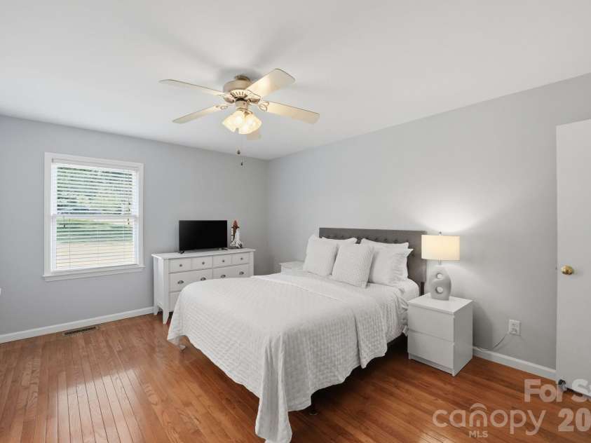 139 Perrin Drive, Mooresville, NC 28117.  MLS# CAR4383503, YatesRealty ID 28111. 