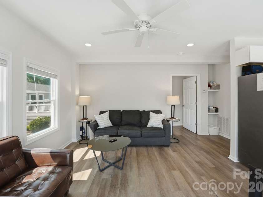 139 Perrin Drive, Mooresville, NC 28117.  MLS# CAR4383503, YatesRealty ID 28111. 