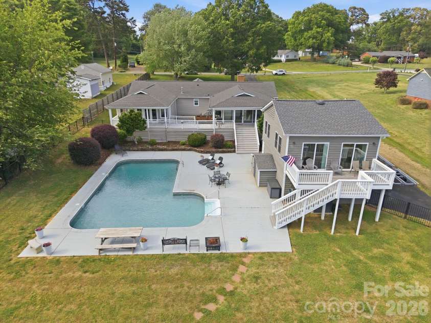 139 Perrin Drive, Mooresville, NC 28117.  MLS# CAR4383503, YatesRealty ID 28111. 