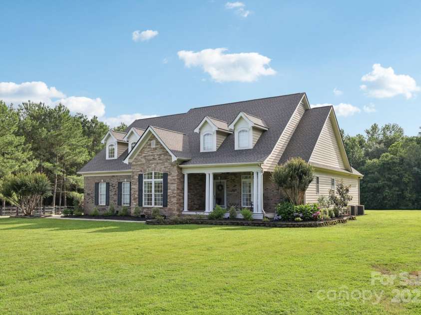 2018 Whiskery Court, York, SC 29745.  MLS# CAR4266476, YatesRealty ID 28111. 