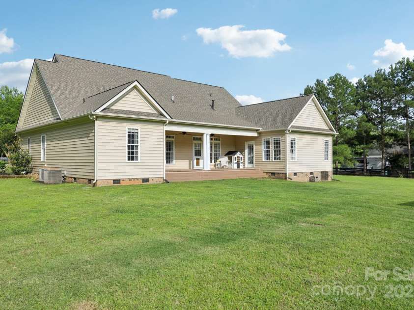 2018 Whiskery Court, York, SC 29745.  MLS# CAR4266476, YatesRealty ID 28111. 