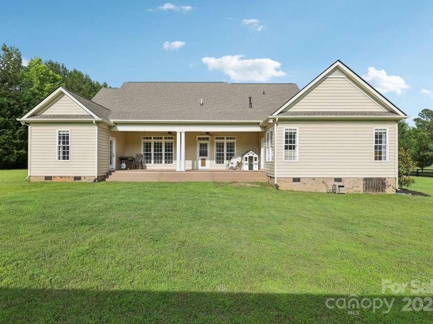 2018 Whiskery Court, York, SC 29745.  MLS# CAR4266476, YatesRealty ID 28111. 