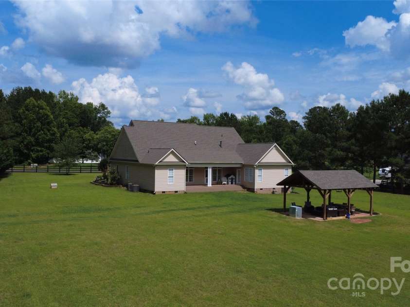 2018 Whiskery Court, York, SC 29745.  MLS# CAR4266476, YatesRealty ID 28111. 