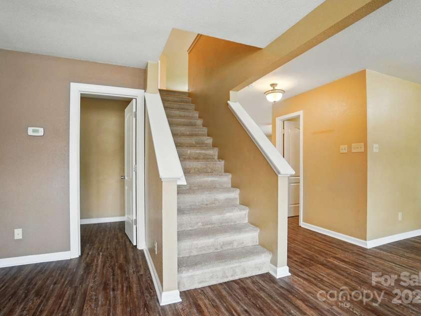 8604 Rockmoor Ridge Road, Charlotte, NC 28215.  MLS# CAR4268589, YatesRealty ID 28112. 