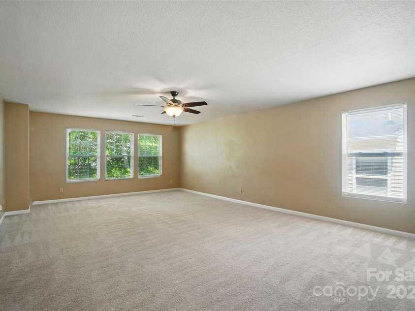 8604 Rockmoor Ridge Road, Charlotte, NC 28215.  MLS# CAR4268589, YatesRealty ID 28112. 