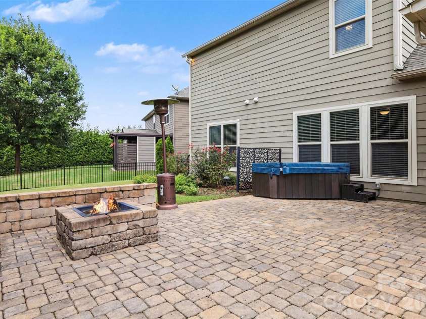 12826 Rusty Blackbird Way, Charlotte, NC 28278.  MLS# CAR4425289, YatesRealty ID 28113. 