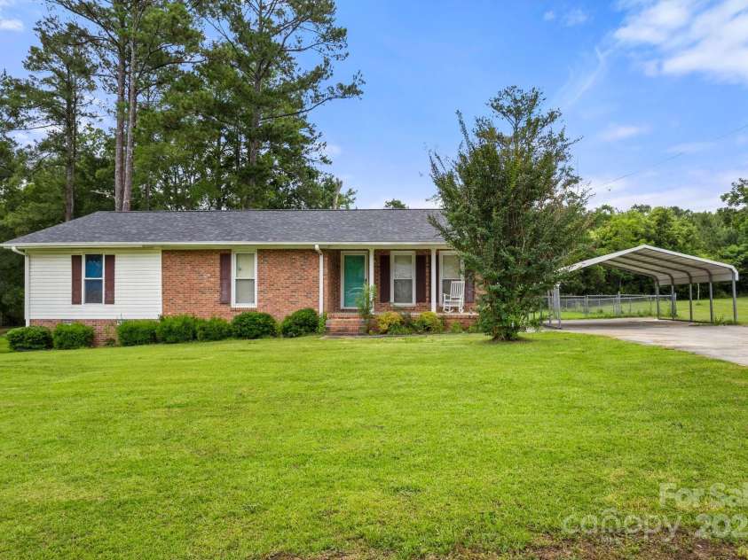 662 Willa Court, Chester, SC 29706.  MLS# CAR4273893, YatesRealty ID 28113. 