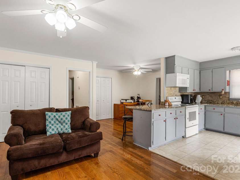 662 Willa Court, Chester, SC 29706.  MLS# CAR4273893, YatesRealty ID 28113. 